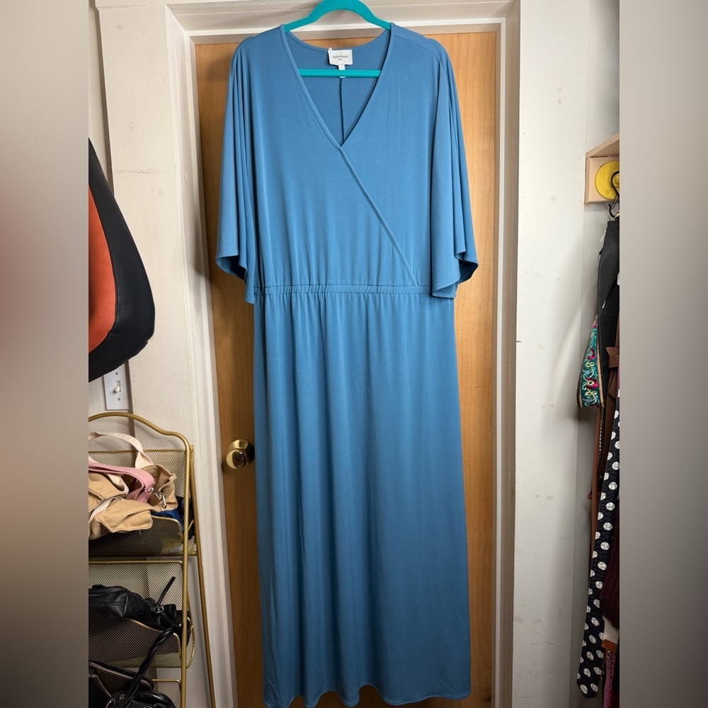 Haute Hippie Tribe Womenβs Blue Maxi Dress with Dolman Sleeves. Size: XL
